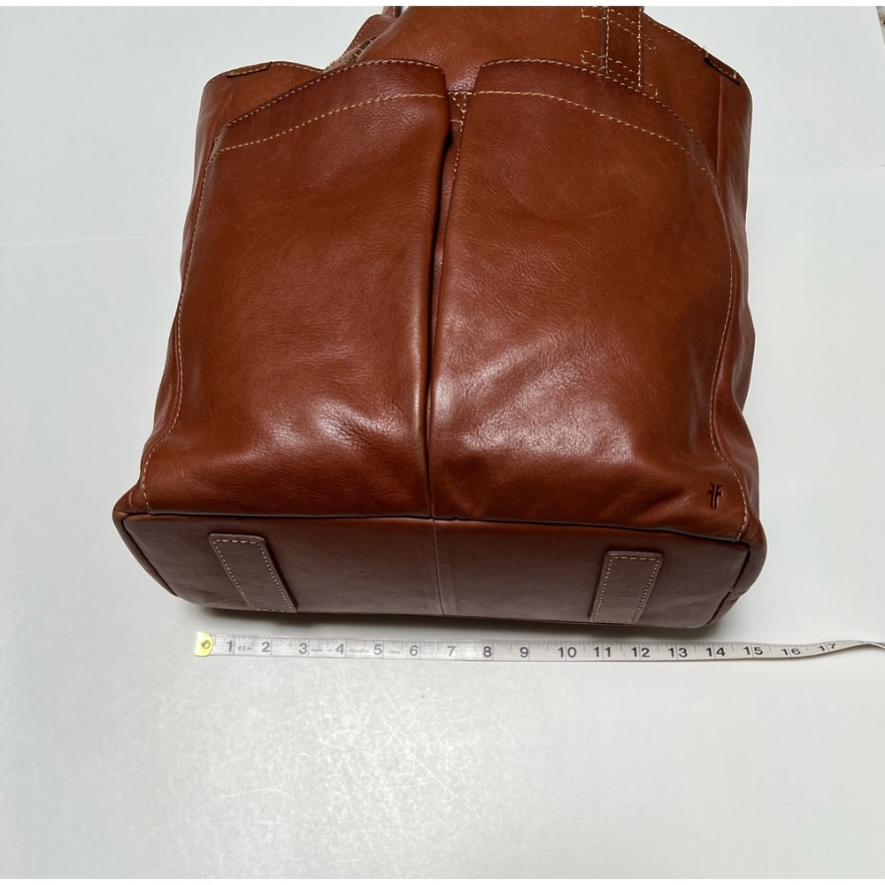 FRYE Mindy Leather Pocket Tote, EUC - Picture 11 of 13